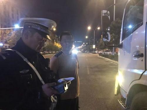 哈尔滨爆料警察是谁啊视频,哈尔滨爆料警察视频主角身份揭秘