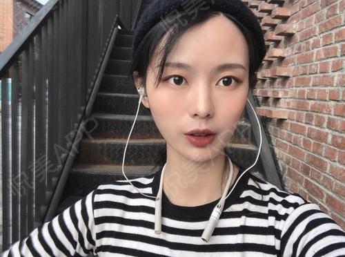 娱乐圈吃瓜必听的话,揭秘明星背后的真相与八卦 第3张 娱乐圈吃瓜必听的话,揭秘明星背后的真相与八卦 第3张