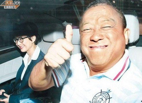扒叔爆料曾志伟视频播放,曾志伟视频播放引发热议