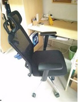 大学椅子最新事件爆料,揭秘校园设施争议背后的真相  第2张