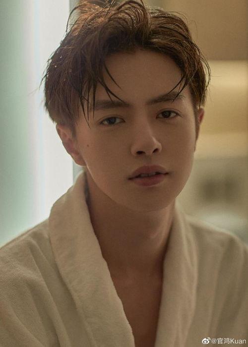 坤哥被爆料整容视频,视频揭秘明星整形之路 第3张 坤哥被爆料整容视频,视频揭秘明星整形之路 第3张