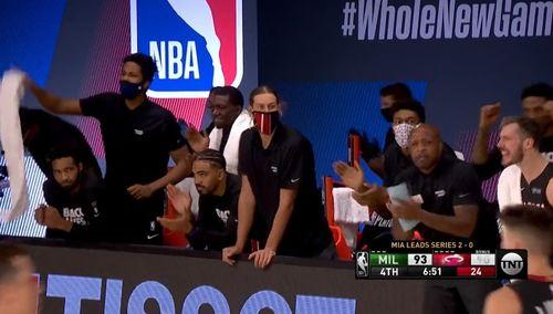 雄鹿酒吧老板爆料视频,独家爆料视频背后的惊人真相  第2张